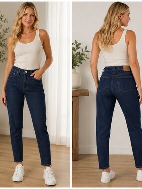 💙 American Giant Dark Wash Skinny Jeans
Women’s Size 30